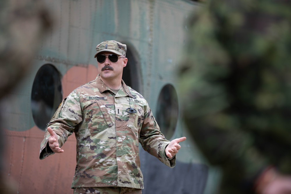 Kentucky National Guard State Partnership Program conducts joint air assault planning training exercise with Ecuadorian 9th Special Forces Brigade