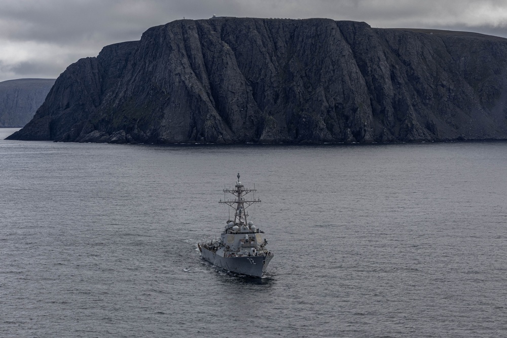 USS Mahan (DDG 72) Operates with Royal Norwegian Navy in North Cape Fjord