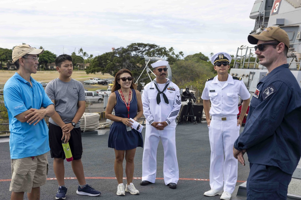 USS Decatur hosts ship tour during 80th End of World War II Commemoration