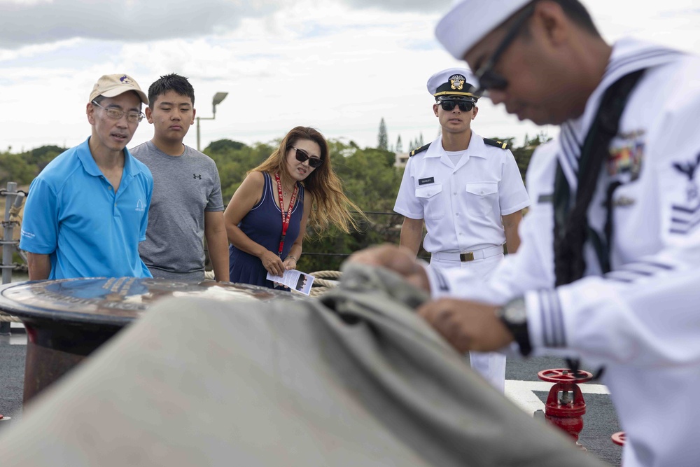 USS Decatur hosts ship tour during 80th End of World War II Commemoration