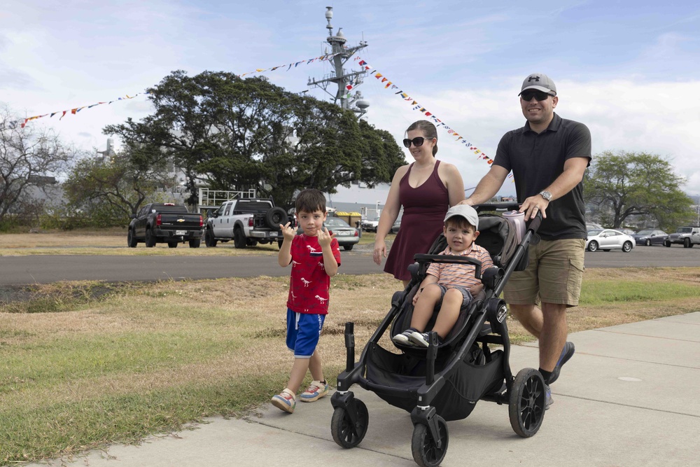 USS Decatur hosts ship tour during 80th End of World War II Commemoration