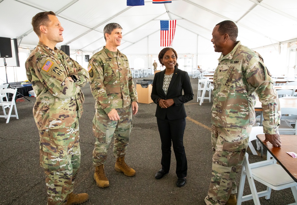 Senior Executive Service, Head of Contracting Activity meets with Senior Leadership