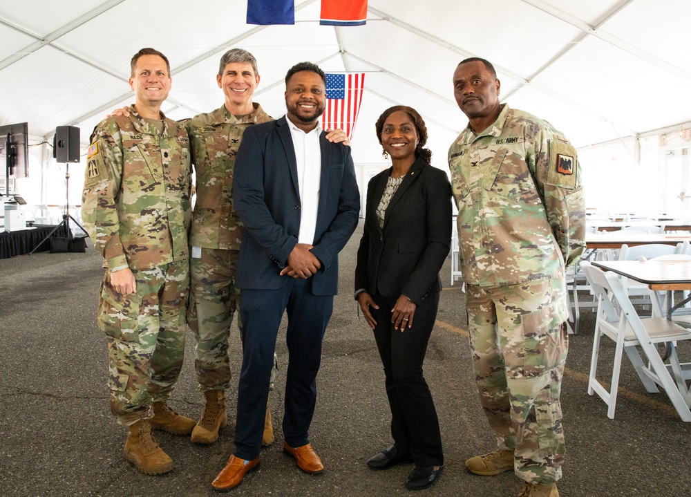 Senior Executive Service leaders meet with National Guard Senior Leadership