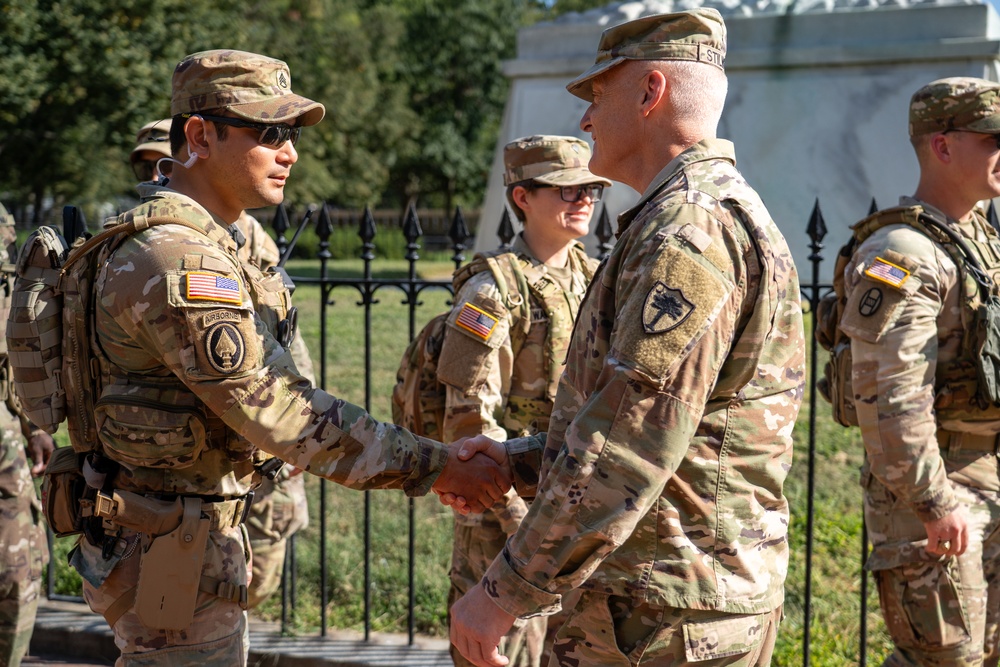South Carolina State Adjutant General Meets with Soldiers in Washington, D.C.