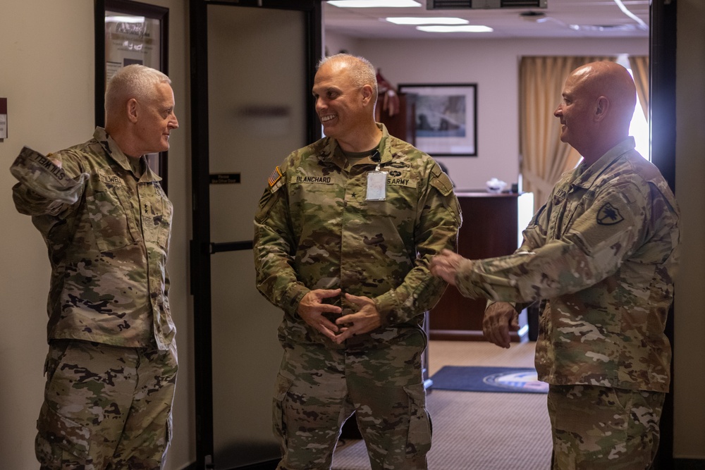 South Carolina Adjutant General and Brigadier General Speak With Washington D.C. Commanding General