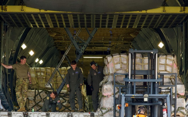 C-5 delivers 6 million meals to Panama via Denton Program