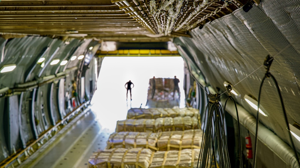 C-5 delivers 6 million meals to Panama via Denton Program