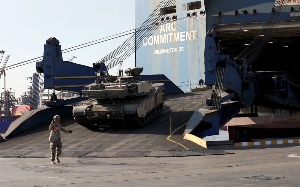 Armored Vehicle Offloading BRIGHT STAR 25