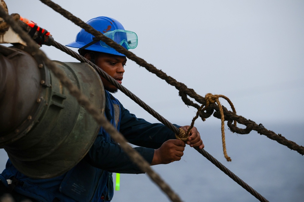 USS Truxtun Conducts RAS with USNS Cesar Chavez (T-AKE 14)