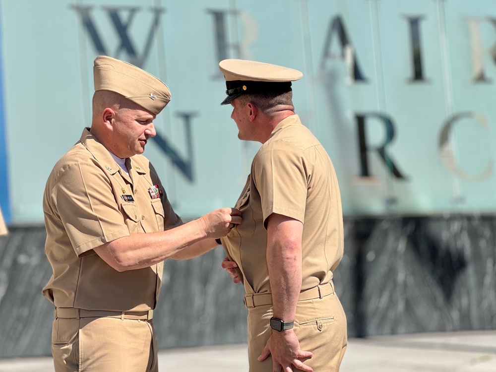 NMRC Command Master Chief Reenlists, Turns Over Office