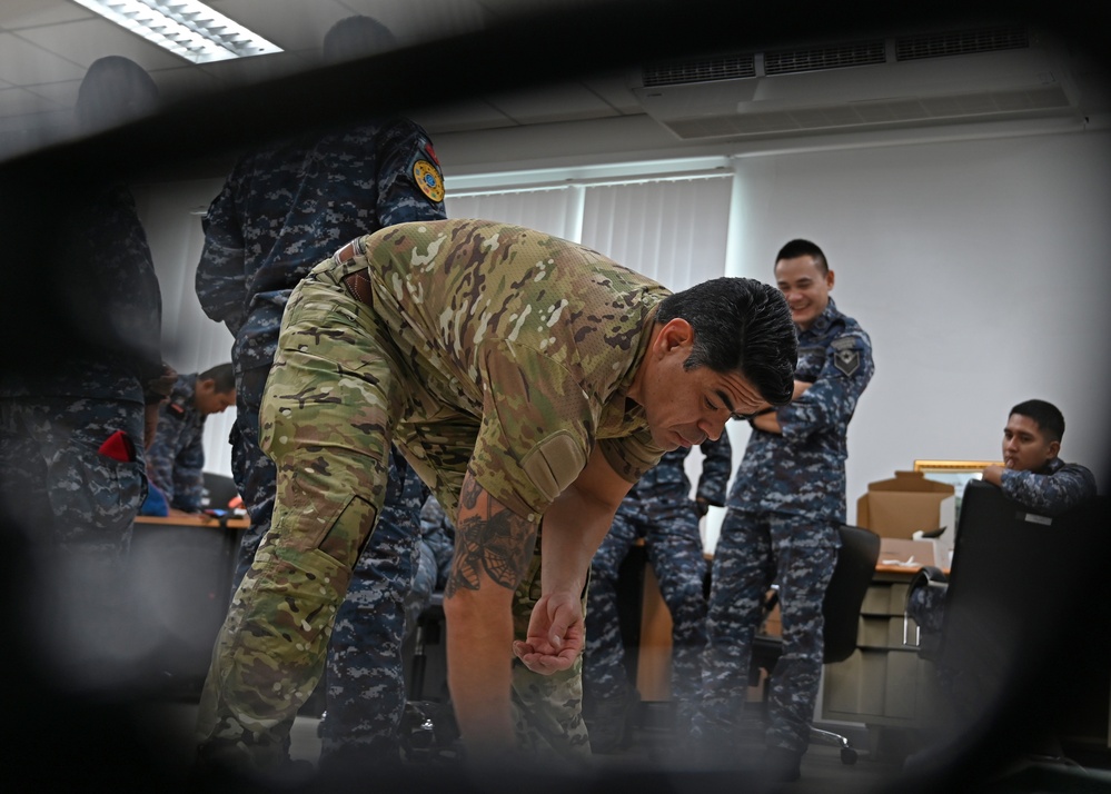 Rope Training Enhances Joint Rescue Capabilities for Enduring Partners