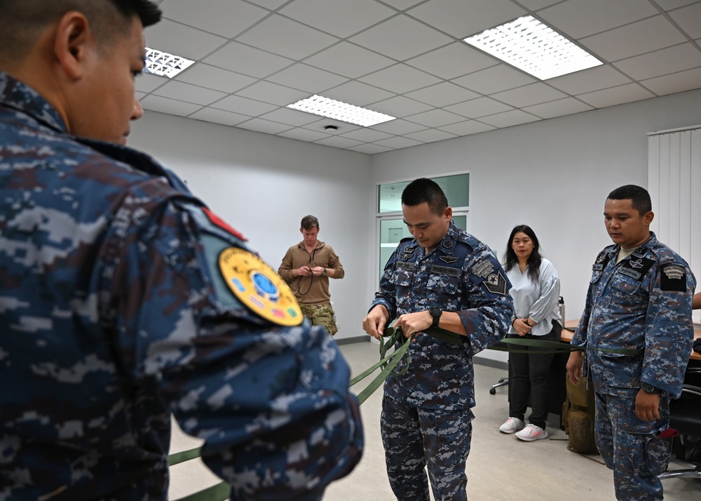 Rope Training Enhances Joint Rescue Capabilities for Enduring Partners