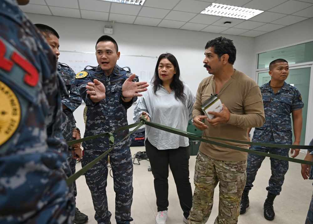 Rope Training Enhances Joint Rescue Capabilities for Enduring Partners