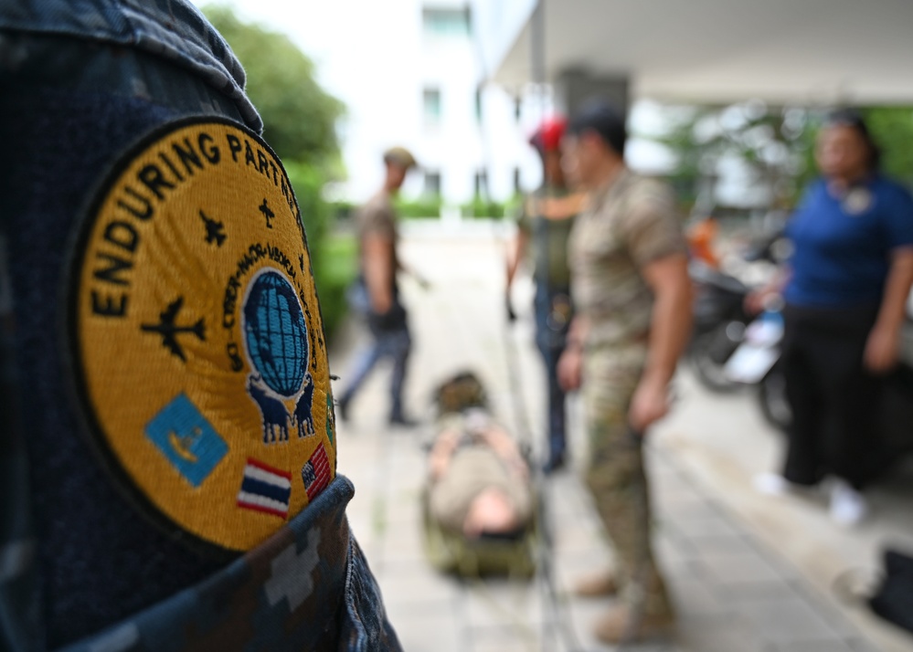 Rope Training Enhances Joint Rescue Capabilities for Enduring Partners