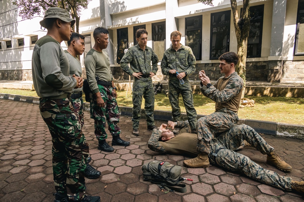 Super Garuda Shield 25: U.S, Indonesian, Dutch Marines conduct tactical combat casualty care training