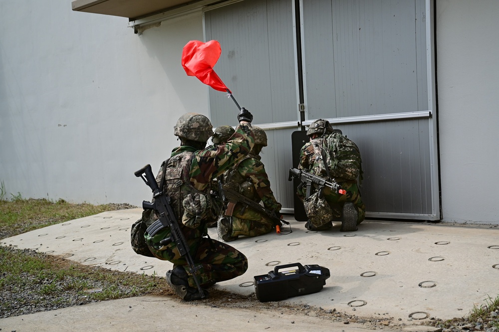 U.S., ROKA Soldiers Train Together on Urban Warfare, CWMD During Ulchi Freedom Shield