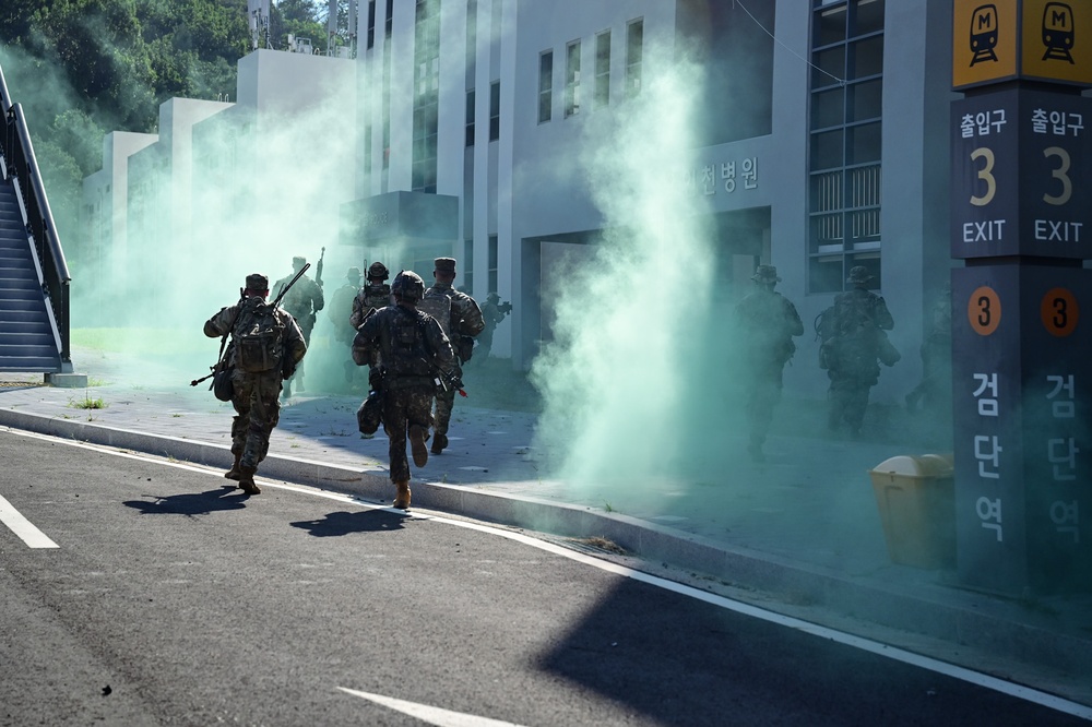U.S., ROKA Soldiers Train Together on Urban Warfare, CWMD During Ulchi Freedom Shield