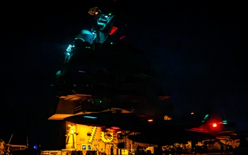 USS Gerald R. Ford's (CVN 78) 30,000th Trap