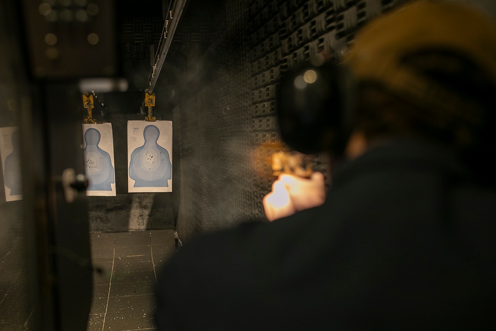 Tripoli Sailors Participate in M18 Gun Shoot