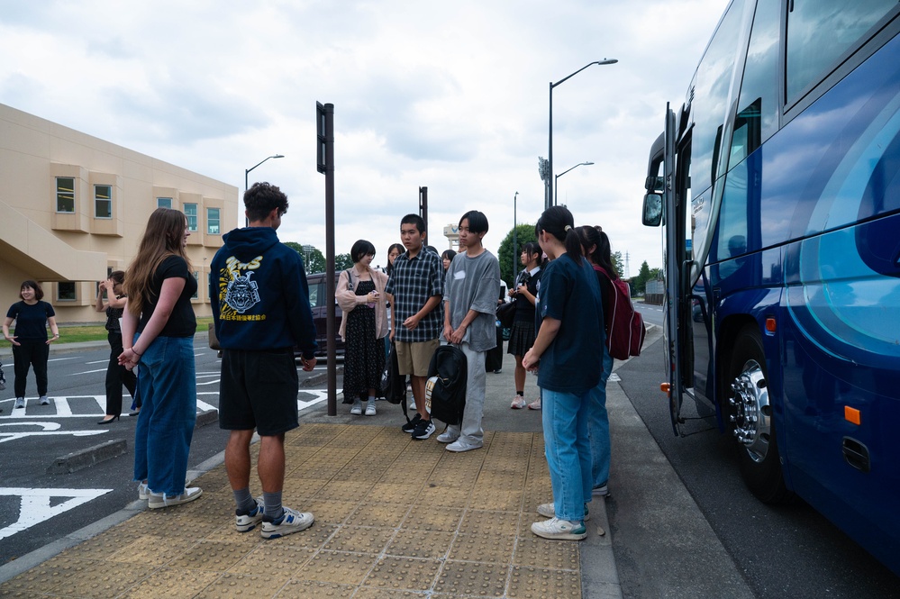 Musashimurayama High School students visit Yokota