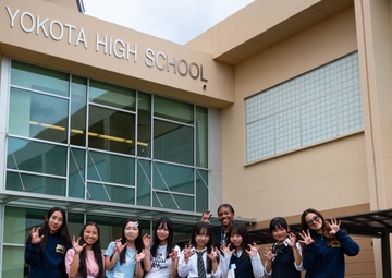 Musashimurayama High School students visit Yokota