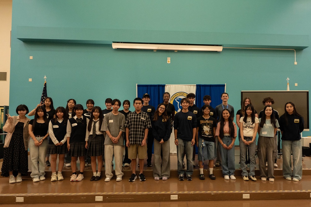 Musashimurayama High School students visit Yokota