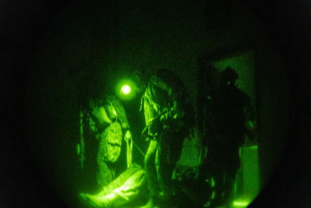 3rd Reconnaissance Battalion Conducts Night Operation