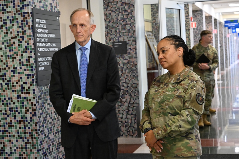 DHA Director Visits the Vicenza Army Health Clinic