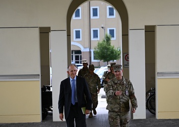 DHA Director Visits the Vicenza Army Health Clinic