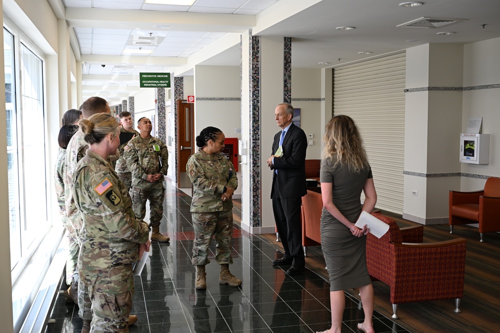 DHA Director Visits the Vicenza Army Health Clinic