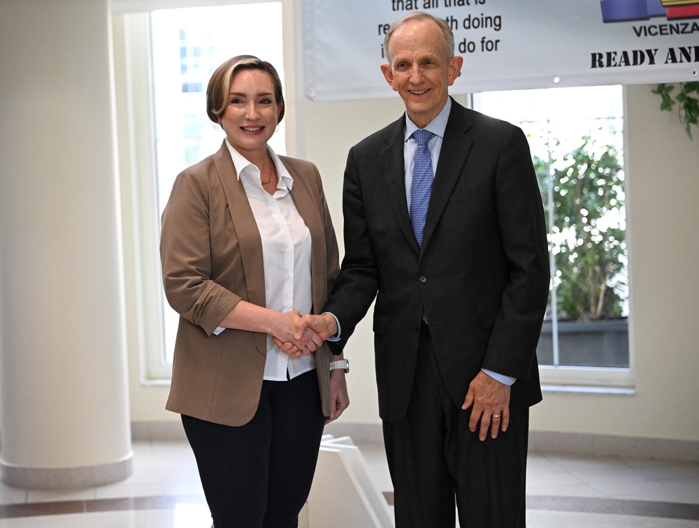 DHA Director Visits the Vicenza Army Health Clinic