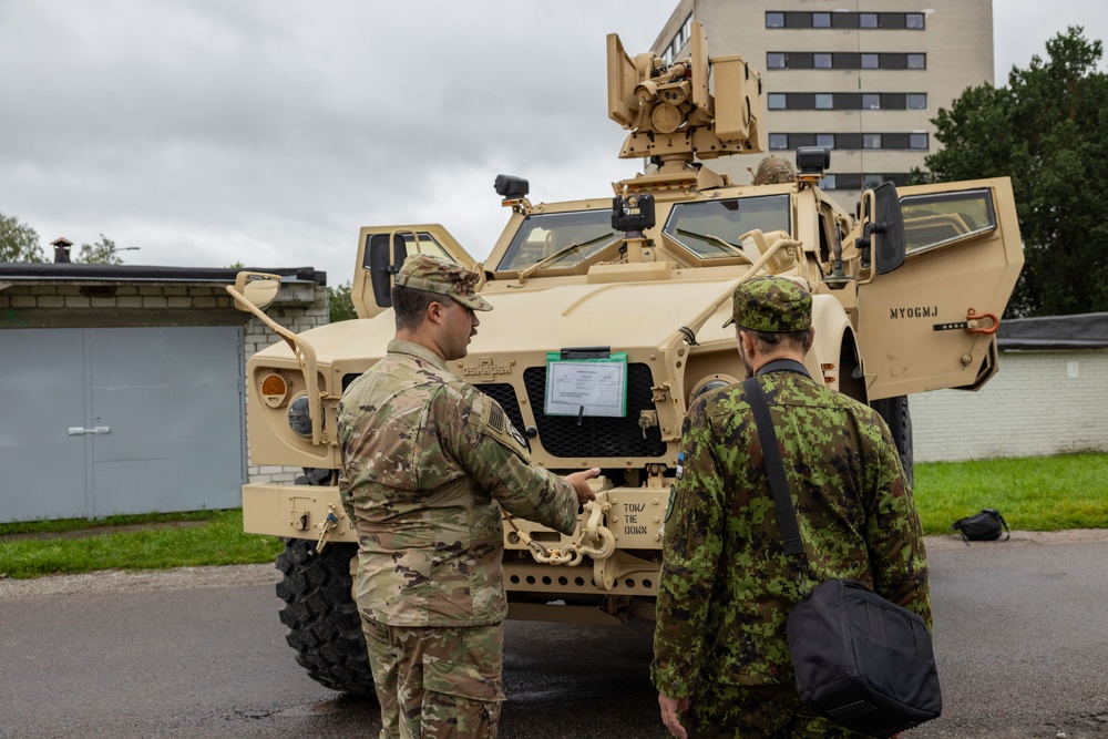 U.S. Army Soldiers display tactical vehicle to Estonian Defence League volunteers