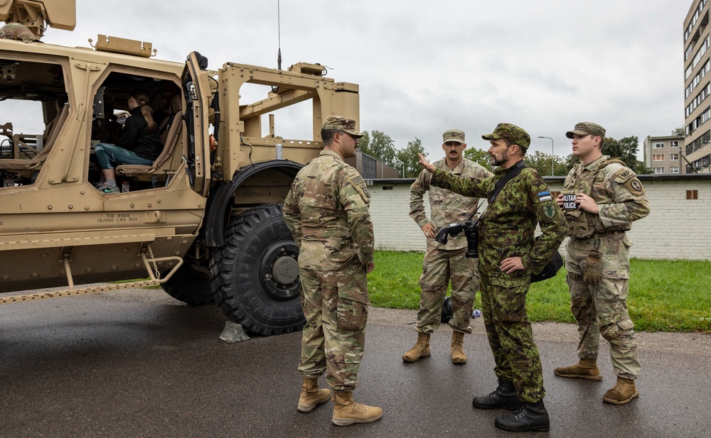 U.S. Army Soldiers display tactical vehicle to Estonian Defence League volunteers