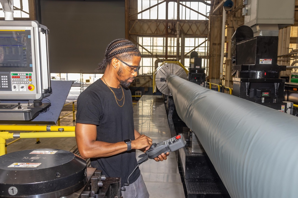 Norfolk Naval Shipyard Hosts Ribbon Cutting in Celebration of Newest Shaft Lathe Installation