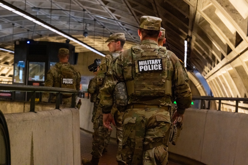 Tennessee National Guard Soldiers patrol D.C. Metros