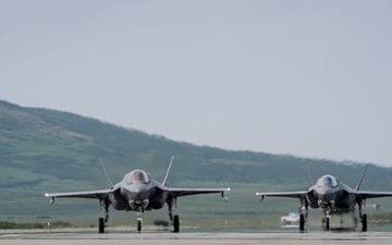 Arctic Edge 25: 27 SOW performs FARP with F-35B Lightning II Joint Strike Fighter
