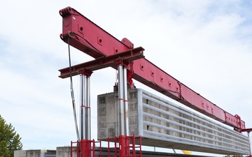 Massive Wall Beams make their move to Chickamauga Lock