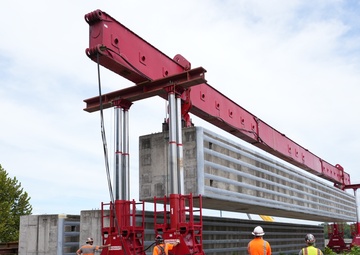 Massive Wall Beams make their move to Chickamauga Lock