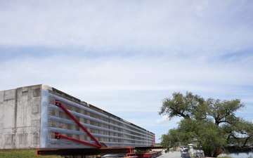 Massive Wall Beams make their move to Chickamauga Lock