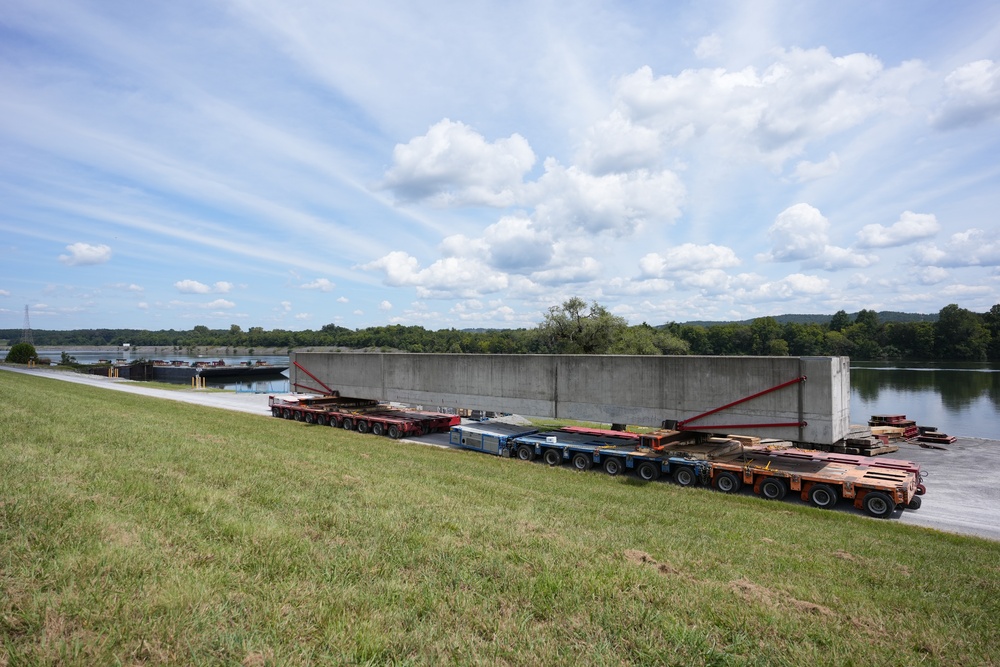 Massive Wall Beams make their move to Chickamauga Lock Massive Wall Beams make their move to Chickamauga Lock
