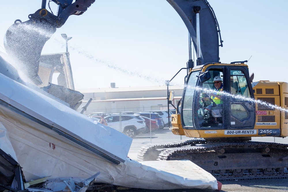 Building 1400 demolition begins