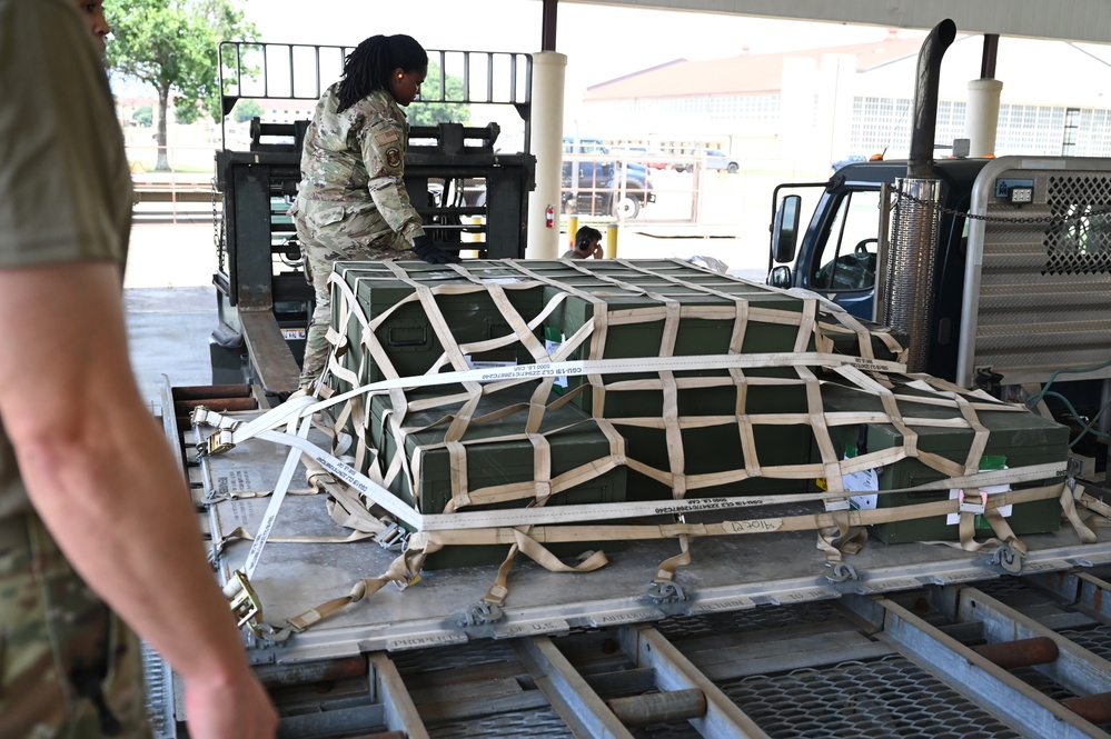 908th MSG units provide a fresh look on classic training