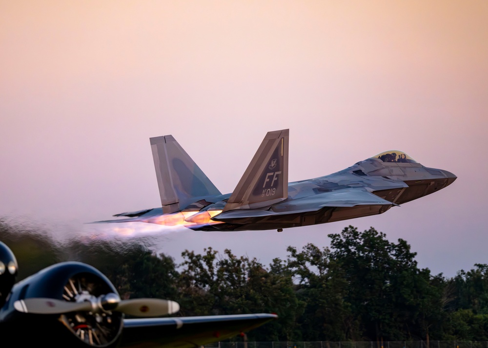 Night Flight: F-22 and F-35A Shine Over EAA AirVenture