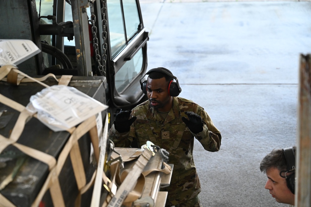 908th MSG units provide a fresh look on classic training
