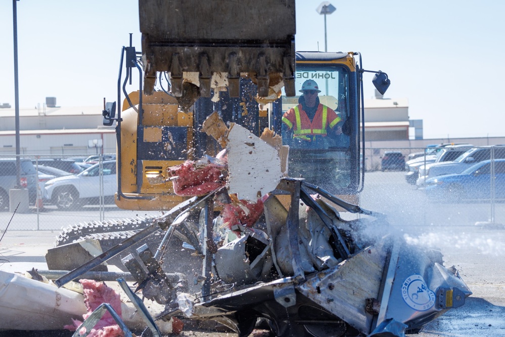 Building 1400 demolition begins