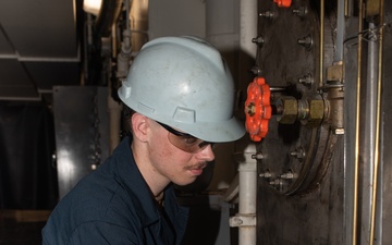 Sailors Maintain Readiness Aboard USS Ronald Reagan
