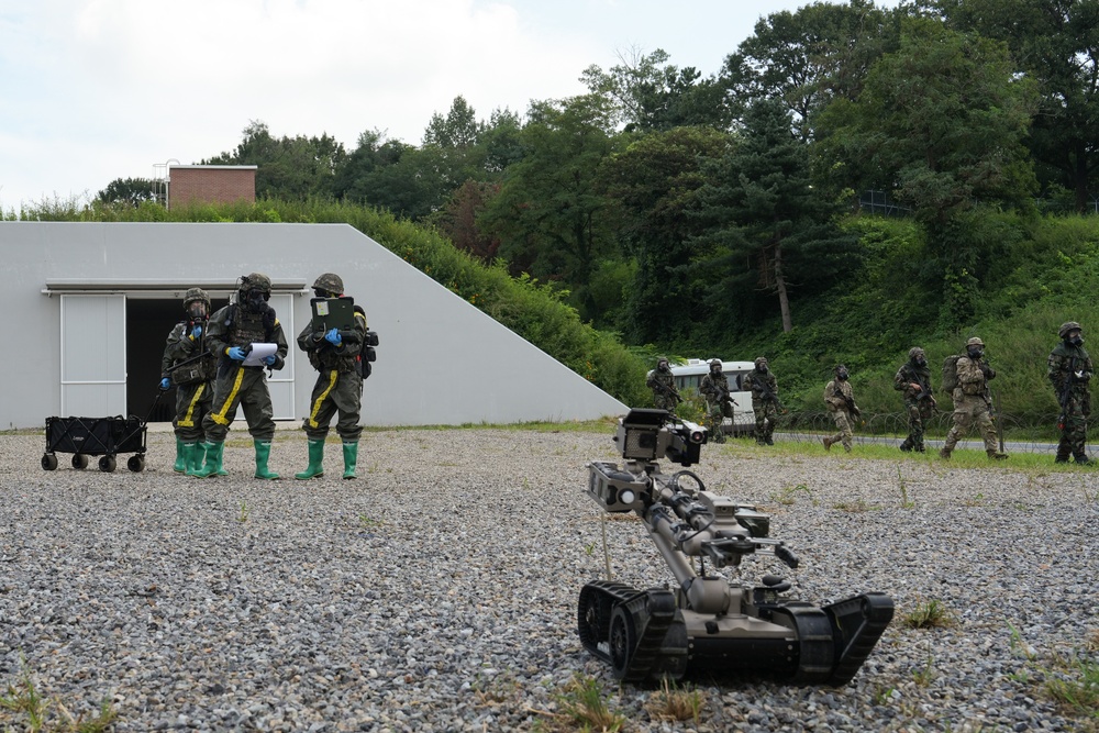 U.S. and ROK Troops Conducts Military Operation on Urban Terrain Training During Ulchi Freedom Shield 25