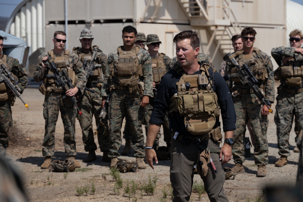 1/1 Conducts Raid Leaders Course