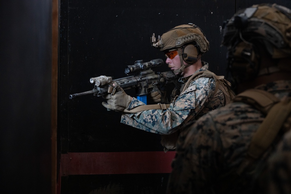 1/1 Conducts Raid Leaders Course