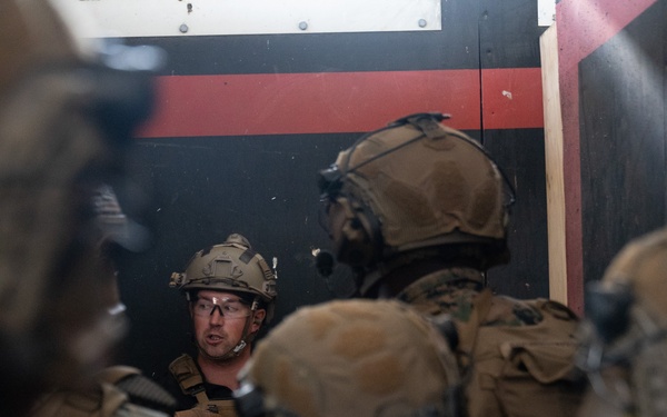 1/1 Conducts Raid Leaders Course